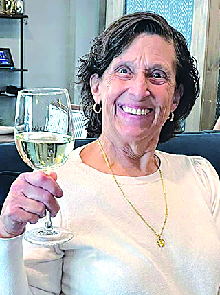 LINDA LEE